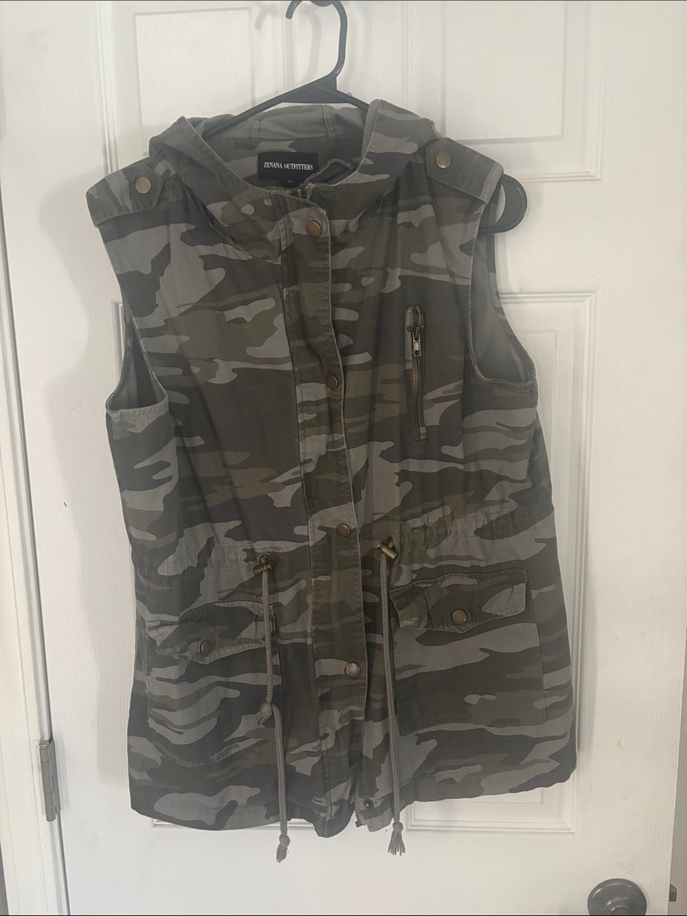 Zenana Outfitters Camo Hooded Utility Vest in Olive & Khaki